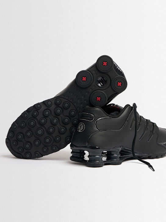 Nike: Sneakers Shox NZ