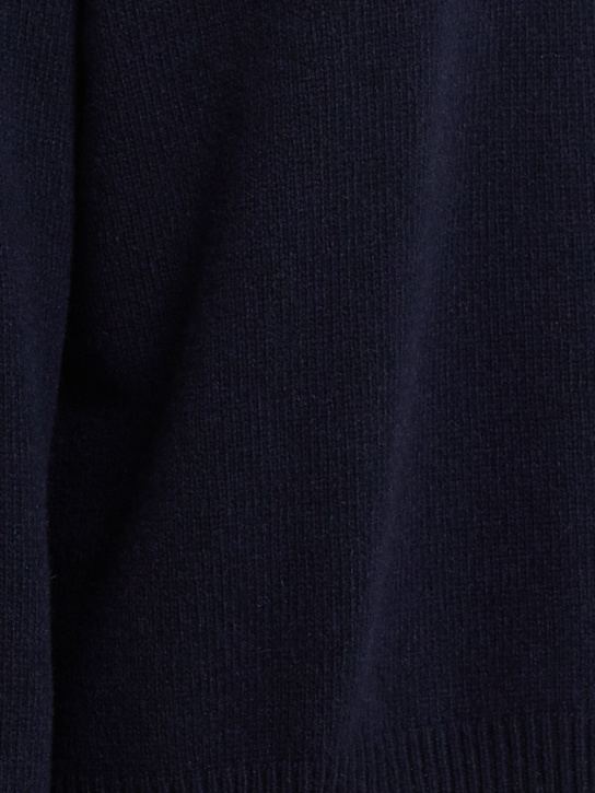 1929: Pull col V Zefiro en Eco‑Cashmere