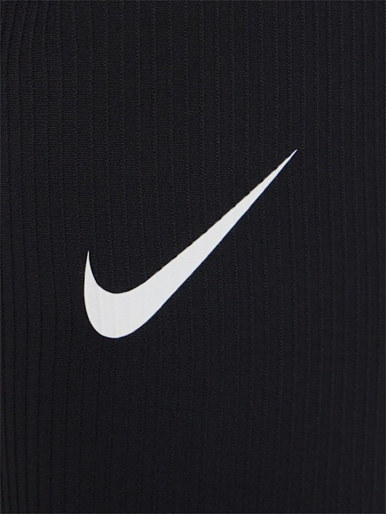 Nike: Leggings AeroSwift