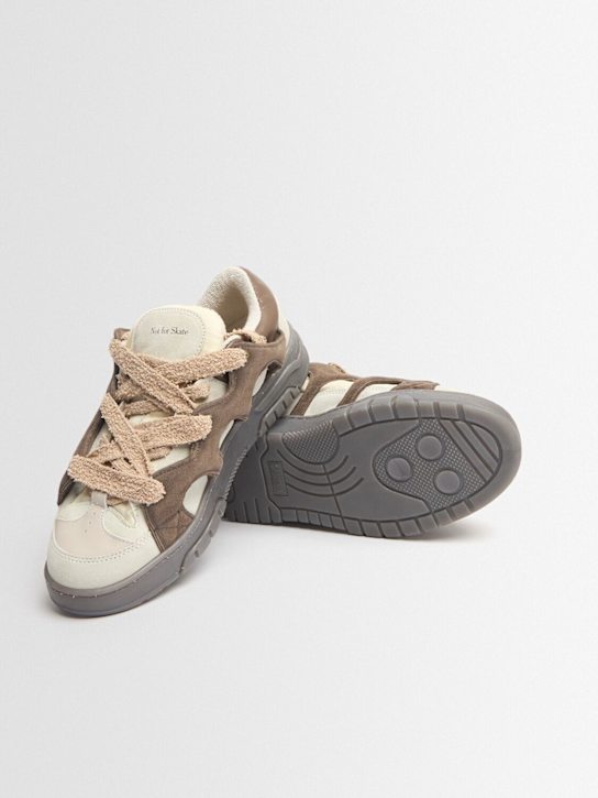 Santha - Sneakers Model 1