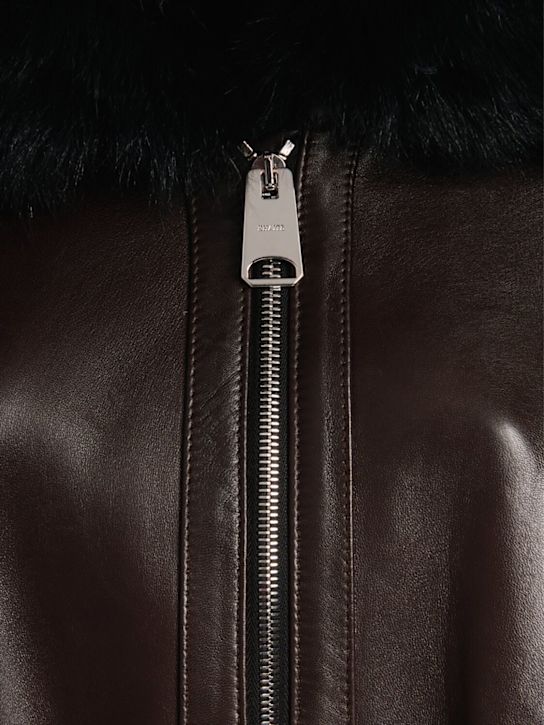 Khaite: Giacca in pelle Daemon con collo in pelliccia