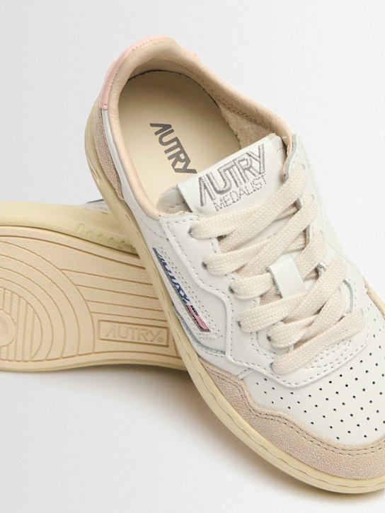 Autry: Sneakers low top Medalist in pelle