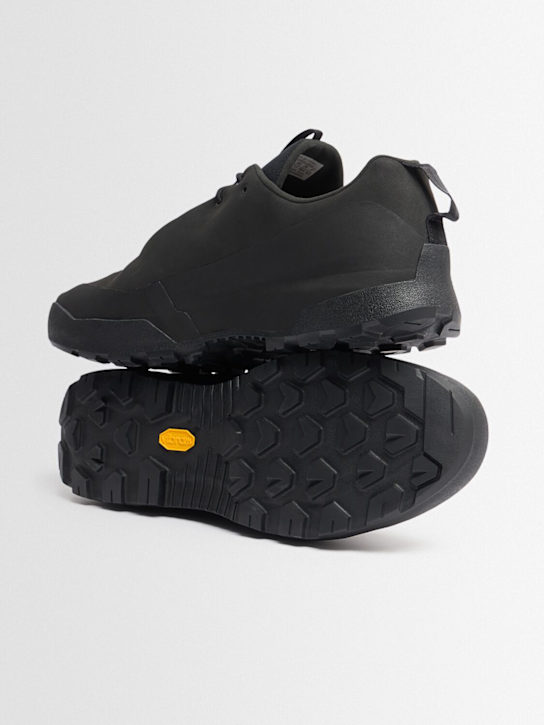 Arc'teryx: Sneakers Konseal