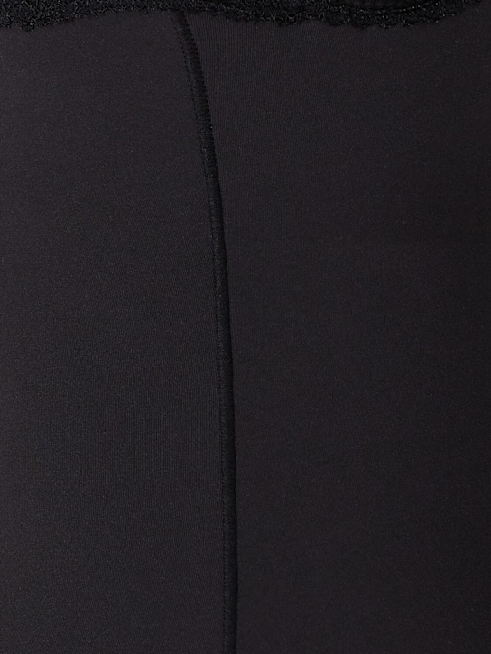 SKIMS: Body Fits Everybody in nylon con pizzo