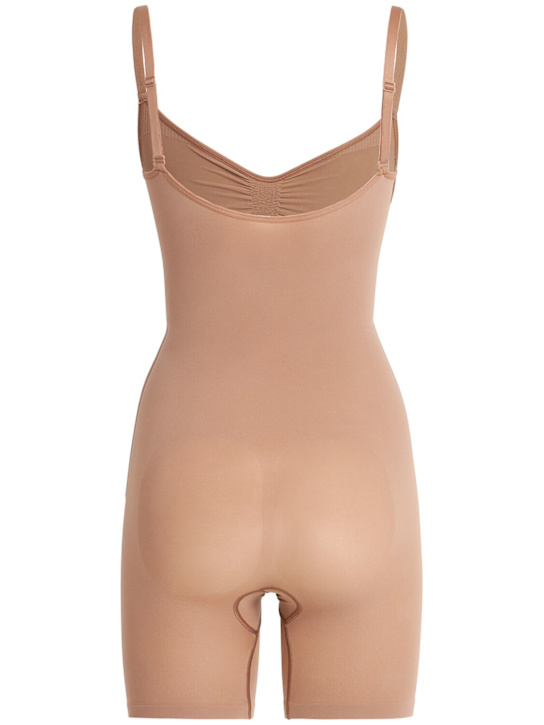 SKIMS: Body metà coscia Seamless Sculpt