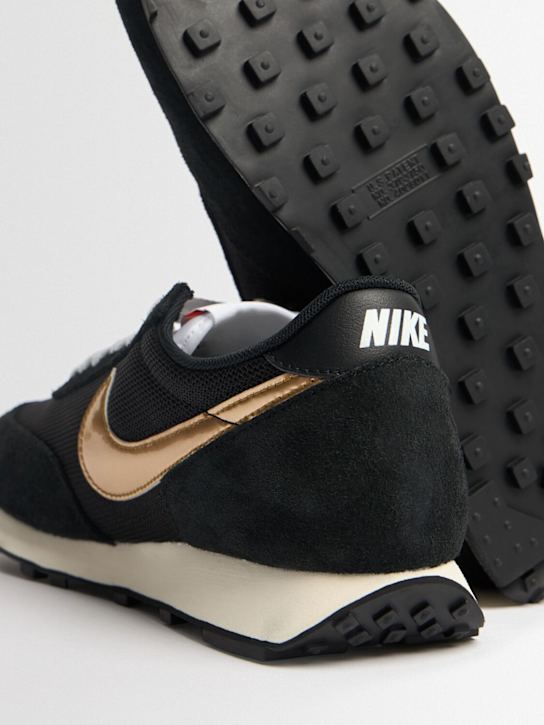 Nike: Sneakers Dbreak