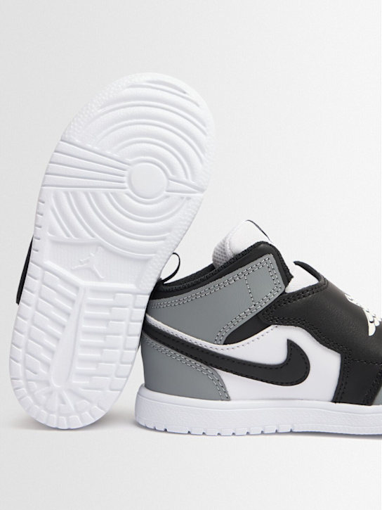 Jordan: Sky Jordan 1 Sneakers