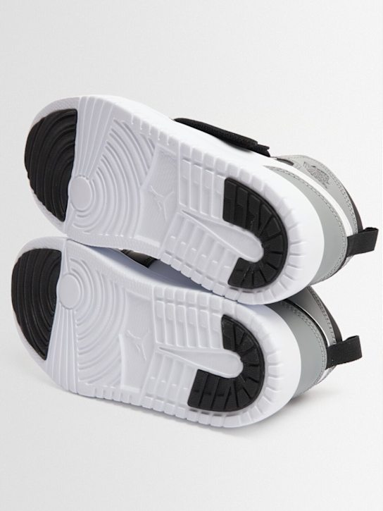 Jordan: Sky Jordan 1 Sneakers