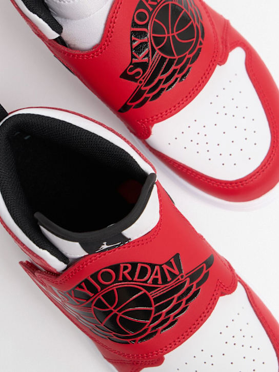 Jordan: Sky Jordan 1 Sneakers