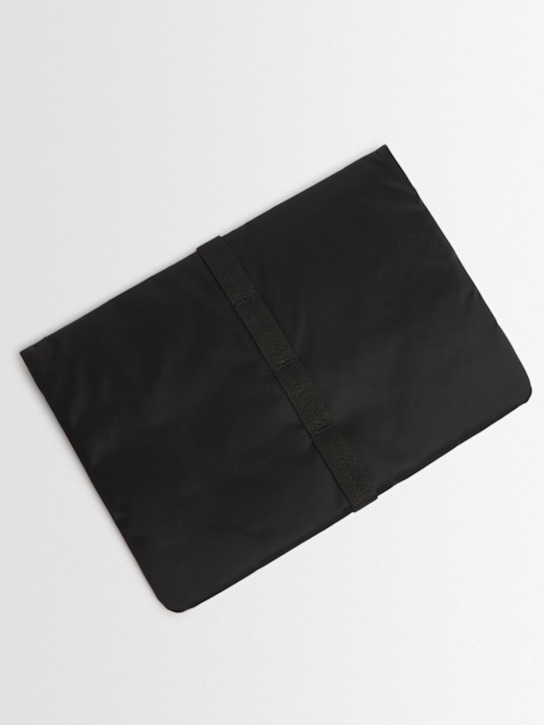 DBJOURNEY: Essential 16" Laptop Case