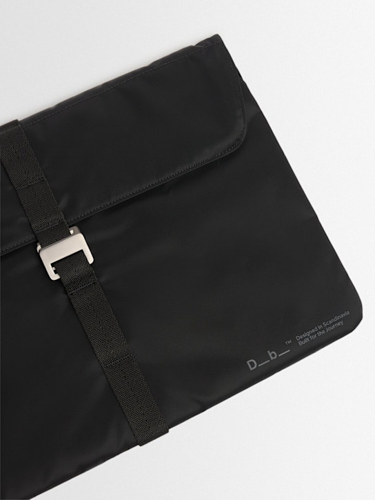 DBJOURNEY: Essential 16" Laptop Case