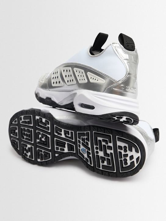 Nike: Air Max SNDR sneakers