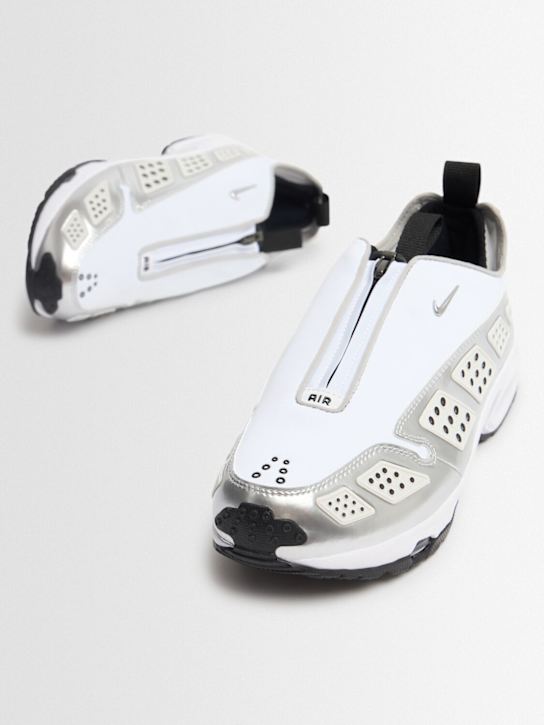 Nike: Air Max SNDR sneakers