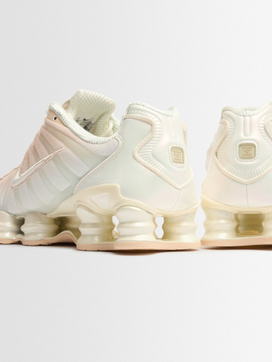 Nike: Sneakers Shox TL