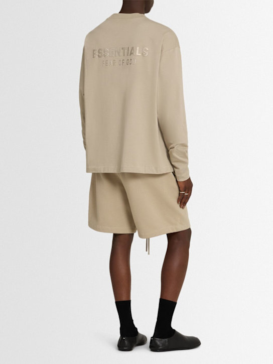 Fear of God ESSENTIALS: T-shirt classic fit a maniche lunghe