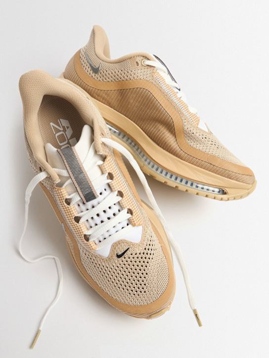 Nike - Pegasus Premium Sneakers