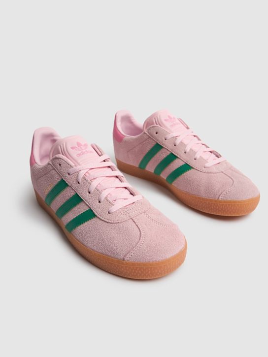 adidas Originals: Sneakers à lacets en daim Gazelle