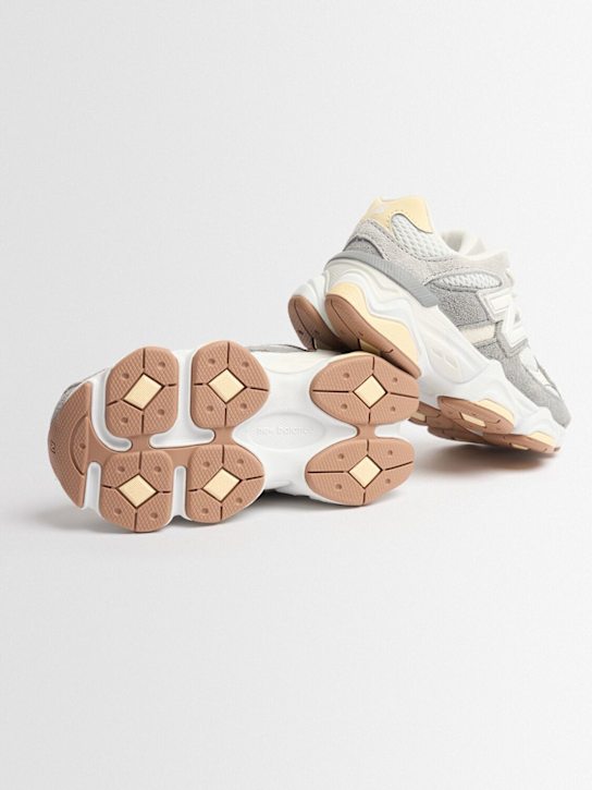 New Balance: Sneakers 9060