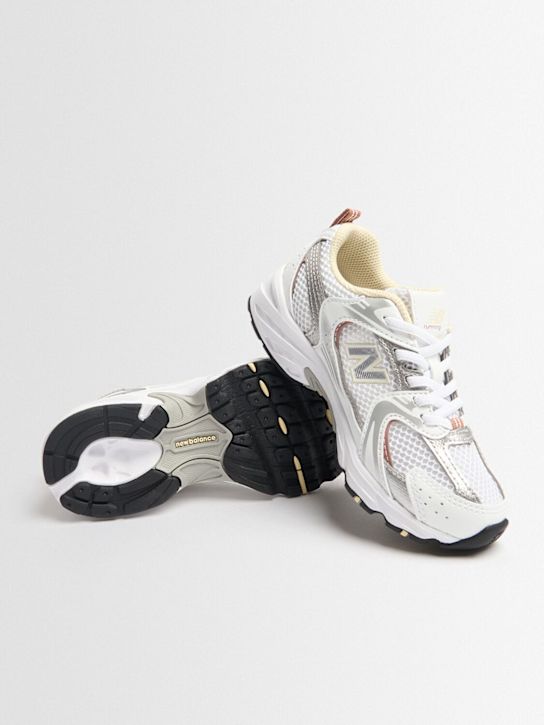 New Balance: Sneakers 530