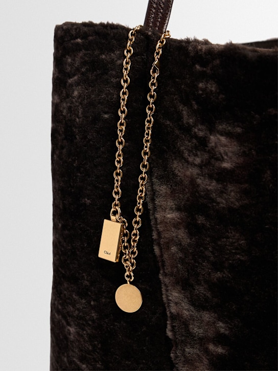 Chloé: Sac cabas en fausse fourrure Large Spin