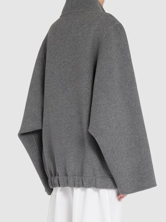 Khaite: Cappotto corto Garet in lana