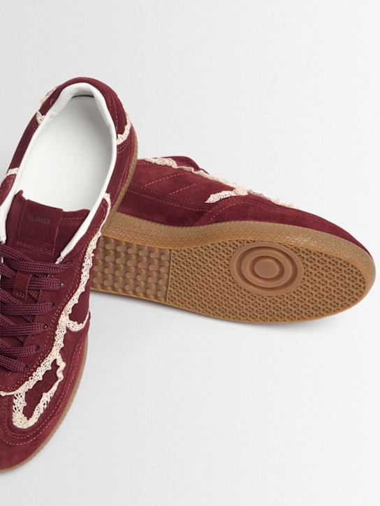 Alohas: Sneakers in camoscio e crochet