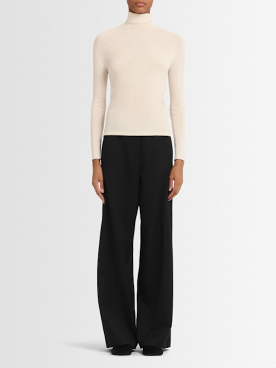 Annagreta: Pullover aus Wolle mit Rollkragen „Audrey“
