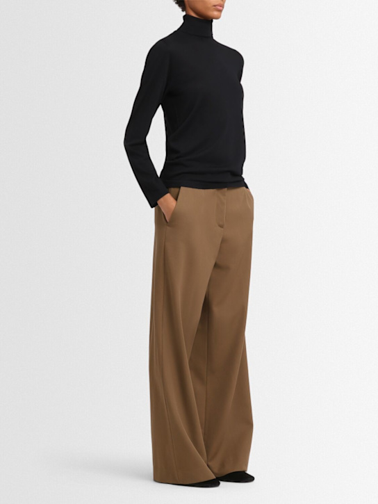 Annagreta: Pull-over col roulé en maille de laine Cloe