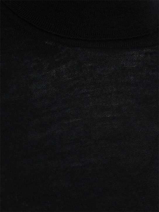 Annagreta: Pull-over col roulé en maille de laine Cloe