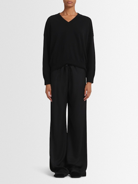 Annagreta - Evelyn wool knit V-neck sweater