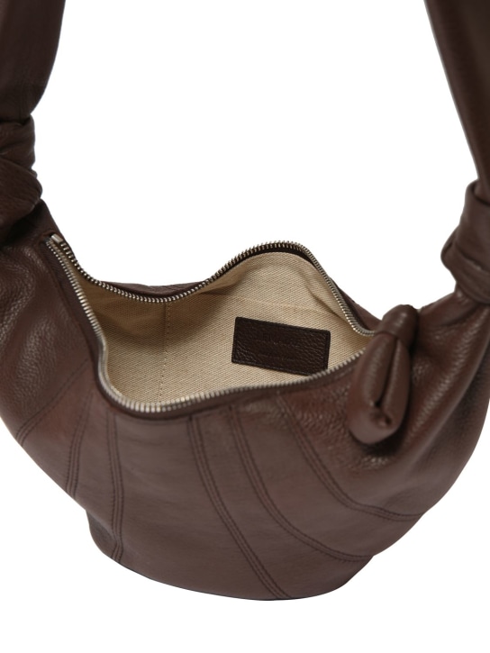 Lemaire: Kleine Tasche aus Narbleder „Croissant“