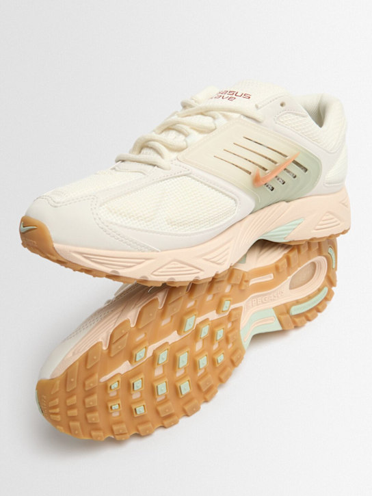 Nike: Sneakers Air Pegasus Wave SE