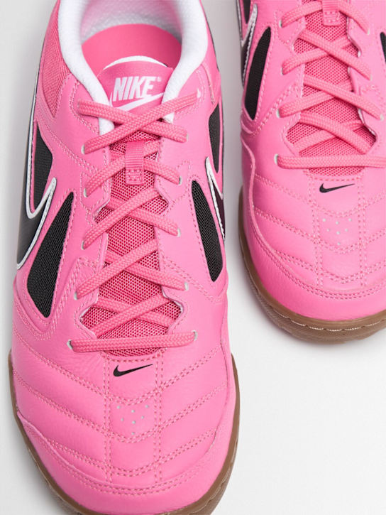 Nike: Sneakers Gato