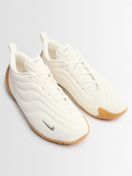 Nike: Sneakers Astra Ultra