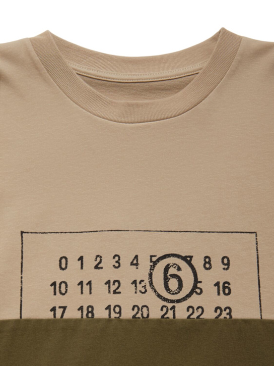 MM6 Maison Margiela: T-shirt in jersey di cotone bi-color