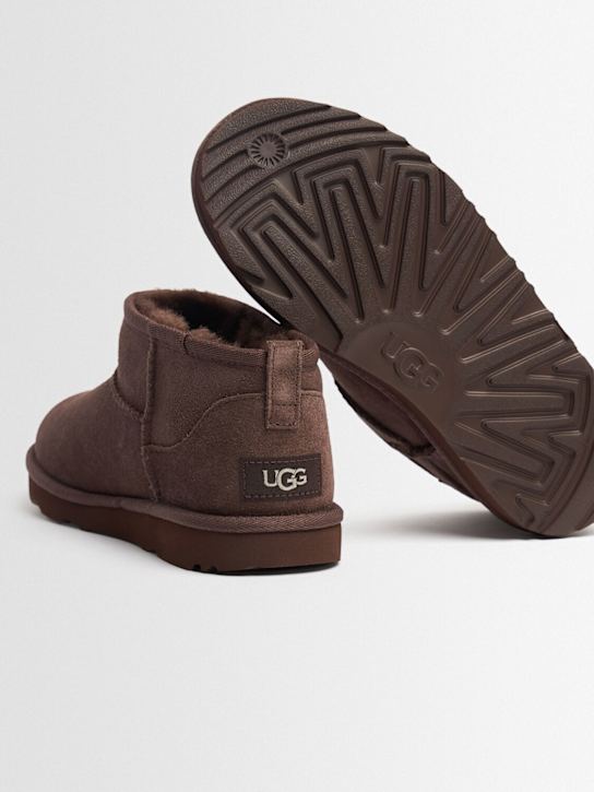 Ugg: 10mm hohe Shearlingstiefel "Classic Ultra Mini"