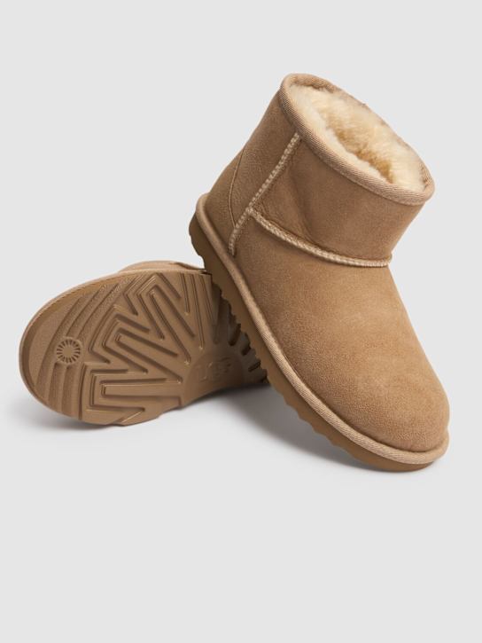 Ugg: Bottes en shearling Classic Mini II