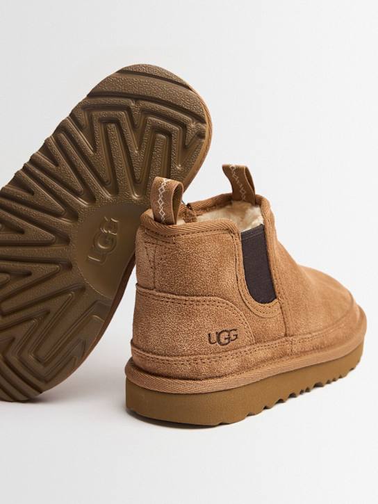 Ugg: Chelseastiefel aus Shearling „Neumel“