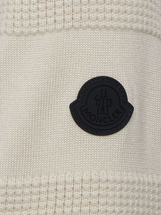 Moncler: Logo virgin wool sweater