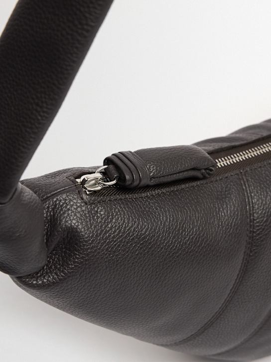 Lemaire: Mittelgroße Tasche aus Narbleder "Croissant"