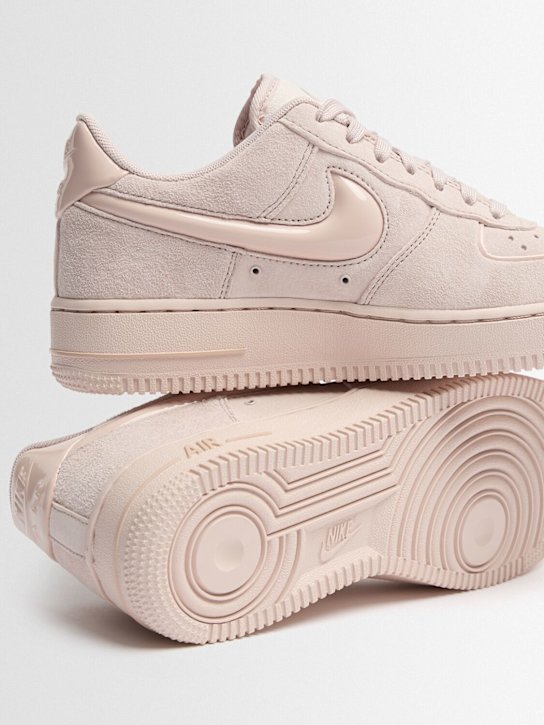 Nike: Air Force 1 '07 sneakers