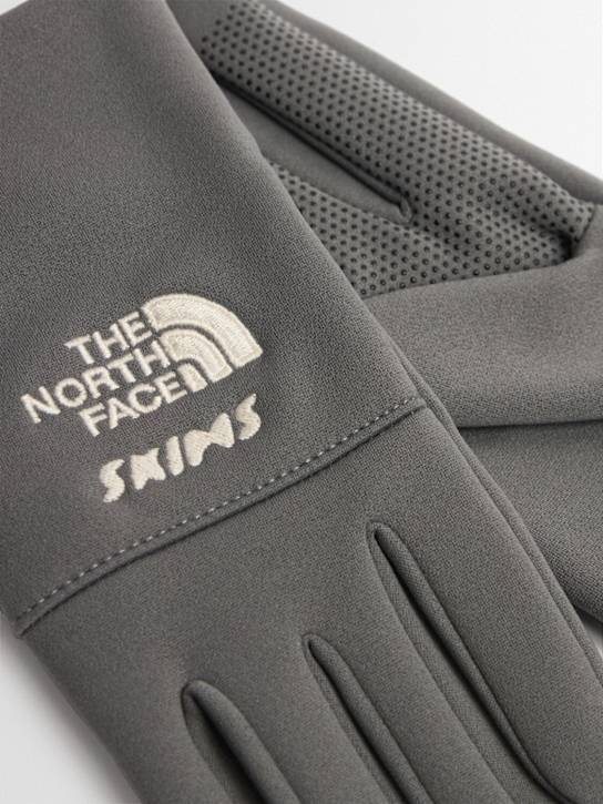 The North Face: SKIMS Denali fleece gloves