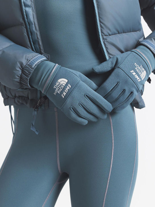 The North Face: SKIMS Denali fleece gloves