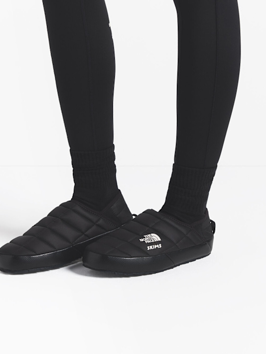 The North Face - SKIMS Thermoball Traction mules