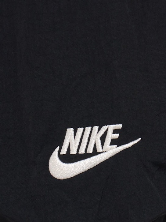 Nike: Hooded lightweight taffeta jacket