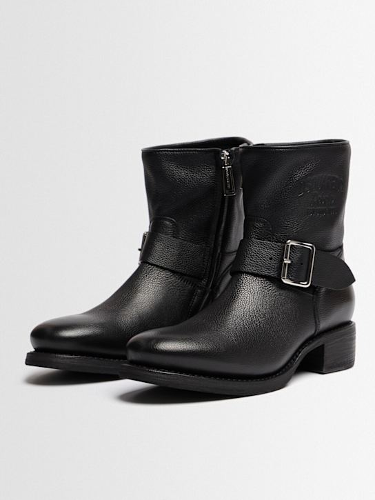 Dsquared2: Lederstiefel