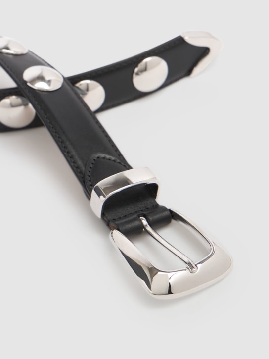 Khaite: Cintura Benny in pelle con borchie 3cm
