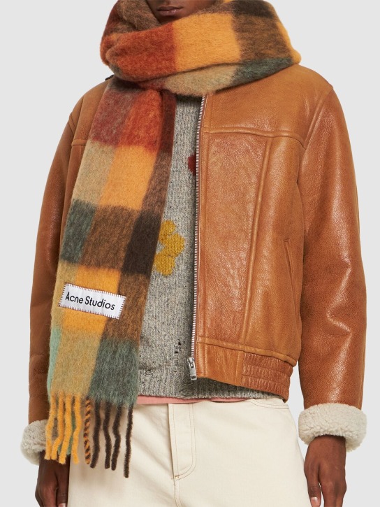 Acne Studios: Écharpe en alpaga mélangé Vally