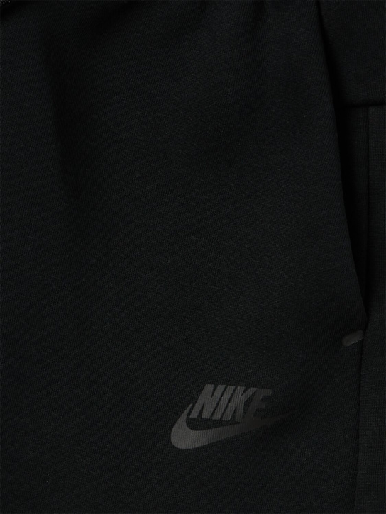 Nike: Tech Fleece sweatpants