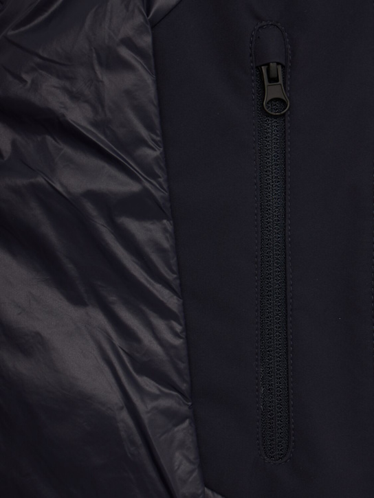 OUTHERE: Vesty tech vest